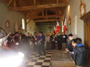 El interior de la iglesia Semerville el día de la ceremonia de 8 de mayo de