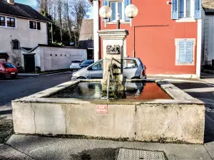 Fontaine du loup (© J.E)