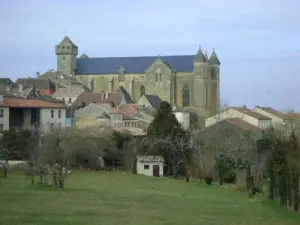 Beaumont iglesia fortificada