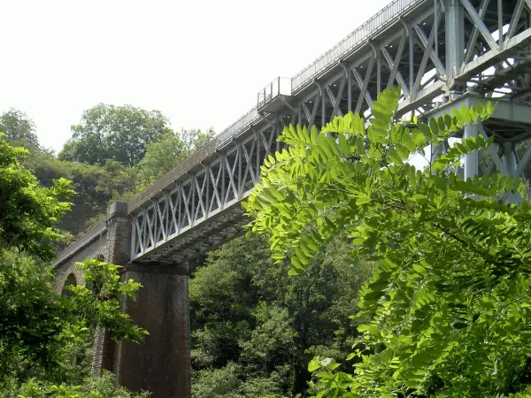 Viaducto de Neuvial - Monumento en Bègues