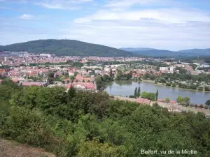 Belfort, o Salbert e o lago Forges visto de Miotte (© Jean Espirat)