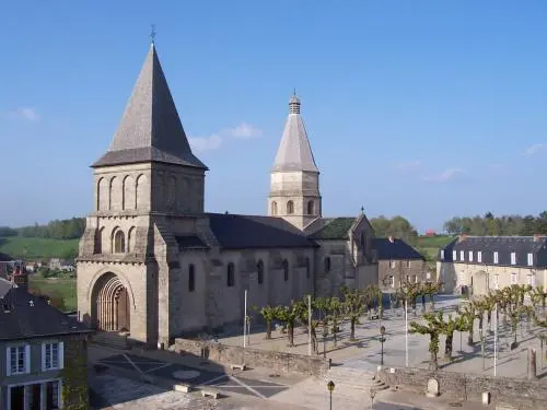 Kerk Saint-Barthélémy - Monument in Bénévent-l'Abbaye