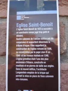 Informations sur l'église Saint-Benoit (© Jean Espirat)