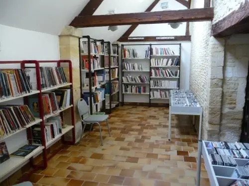 Bernières-sur-Mer - Kultur - Bibliothek