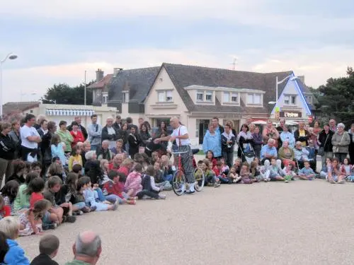 Bernières-sur-Mer - Culture - Les Arts de la Rue