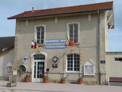 Bernières-sur-Mer - Monuments - Ancienne gare - Office de Tourisme