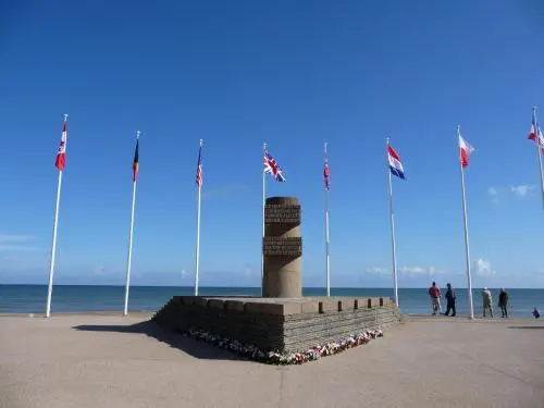 Bernières-sur-Mer - Monuments - Monument Signal