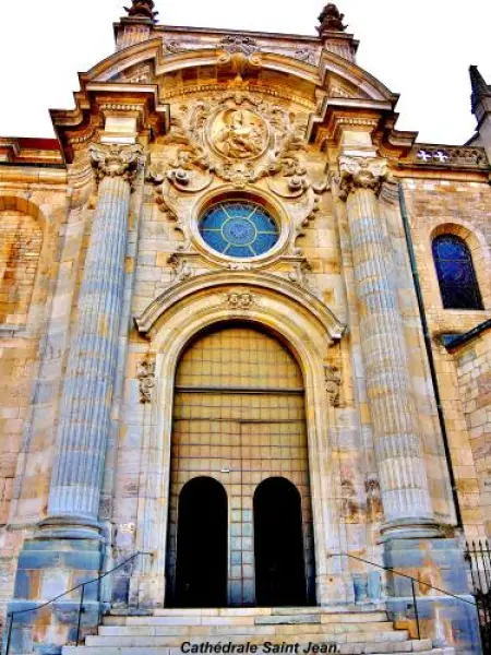 Catedral Saint-Jean - Monumento en Besançon