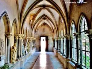 Gallery of the old cloister of the cathedral (© Jean Espirat)