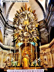 サンモーリス教会の祭壇画（©Jean Espirat）