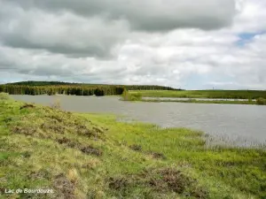 Lake Bourdouze gezien Zuidoost-zijde (© Jean Espirat)