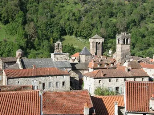 Blick auf den Turm und der Turm des Mercoeur