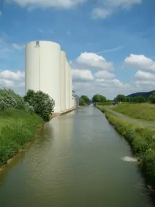 Silos Puerto de Bologne