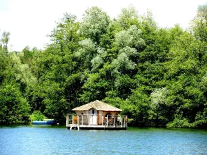 Hut aan het meer van de grote meren (© JE)