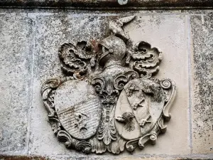 Coat of Arms, above the entrance to the castle of Bougey (© J.E)