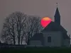 Église de Boullay-les-Troux au coucher du soleil (© jmsatto)