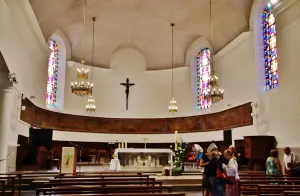O interior da igreja de Sainte-Marie