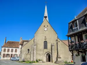 Fachada e alpendre da igreja Sainte-Anne (© J.E)