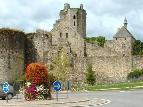Castle of Bricquebec - Monument in Bricquebec-en-Cotentin