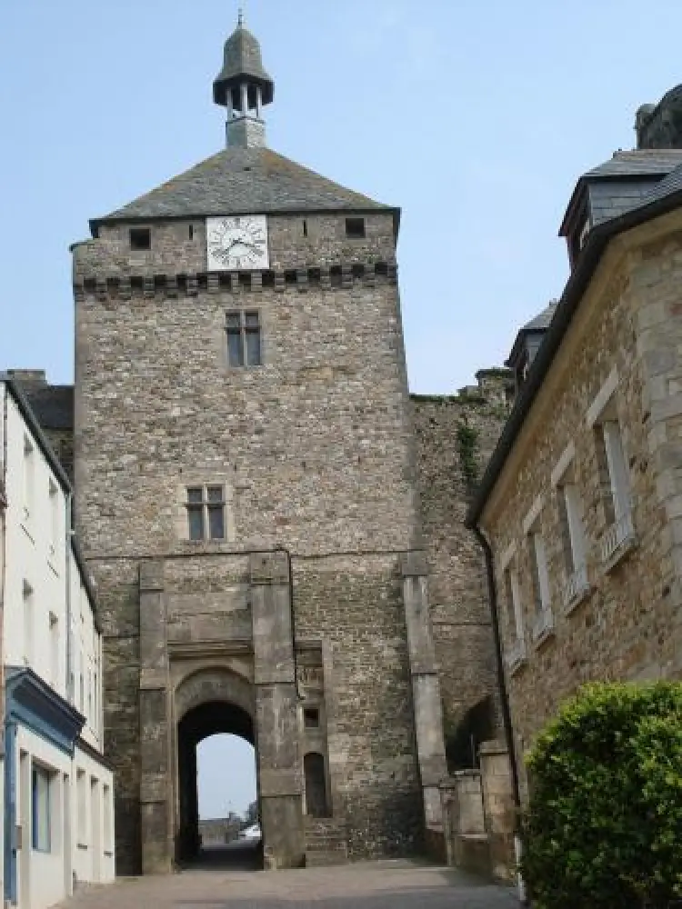 Bricquebec-en-Cotentin - La tour de l'horloge
