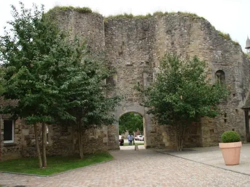 Bricquebec-en-Cotentin - La poterne nord