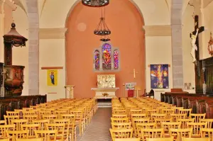 Het interieur van de kerk Notre-Dame