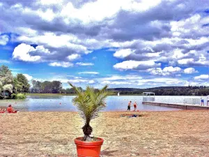 Plage de la zone de loisirs (© J.E)