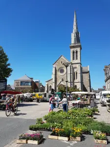 Jour de marché place Du Guesclin