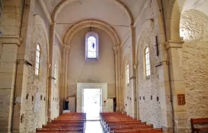 El interior de la iglesia