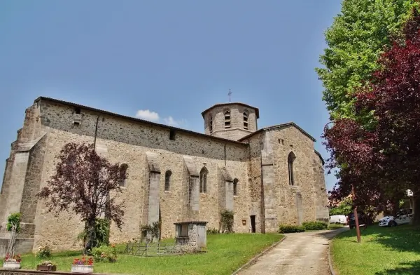 Church Notre-Dame de la Nativité - Monument in Bussière-Badil