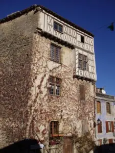 La Maison Haute, ancienne tour de guet des remparts