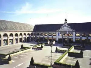 Place Robert Gabel (place de l'Hôtel de Ville)