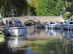 Canal du Midi, Port Capestang (© G. Defrocourt)