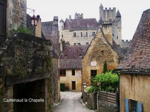 Castelnaud-la-Chapelle - 観光、ヴァカンス、週末のガイドのドルドーニュ県