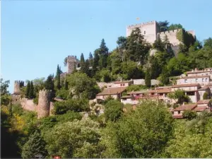 Village Castelnou