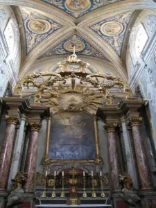 Dentro de la Iglesia San Benito