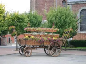 Cart bloomed on the Grand