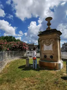 The Caussade gate - Things to see in Lautrec in France