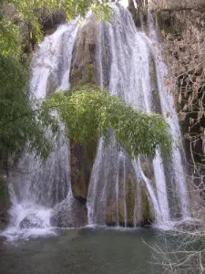 Caylus and its petrifying waterfall