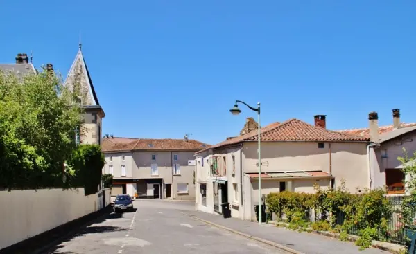 Châlus - Tourism, holidays & weekends guide in the Haute-Vienne