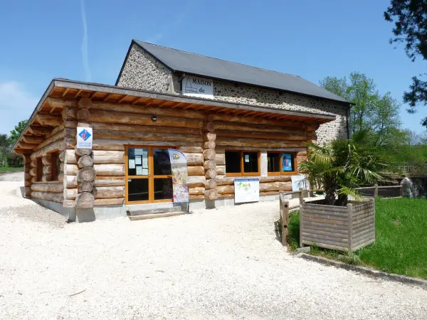 House of the Arbre et de la Nature - Monument in Chamberet