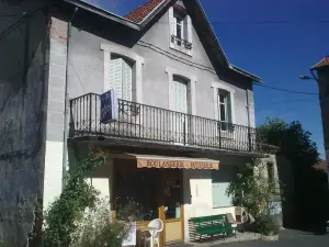 Champagnac-le-Vieuxのパン屋