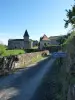 Vue sur l'église de Reilhac