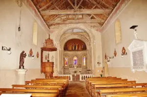 dentro de la iglesia Saint- Pierre -Saint -Paul