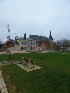 Mairie et église Saint-Michel