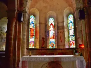 Binnen in de Saint-Jean-Baptiste kerk