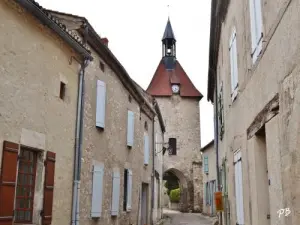 Le village - Tour de l'Horloge