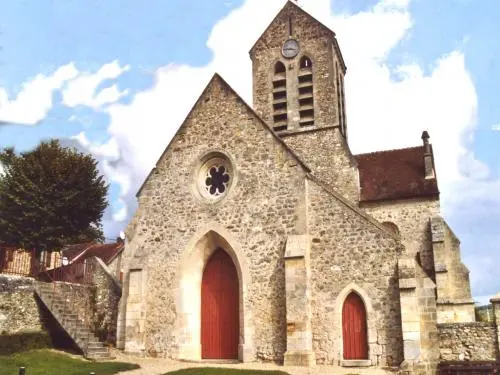 Kirche Saint-Caprais - Monument in Chartèves