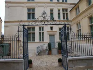 Birthplace of Jean de La Fontaine
