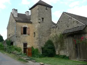 Châteauneuf-en-Auxois（©Frantz）